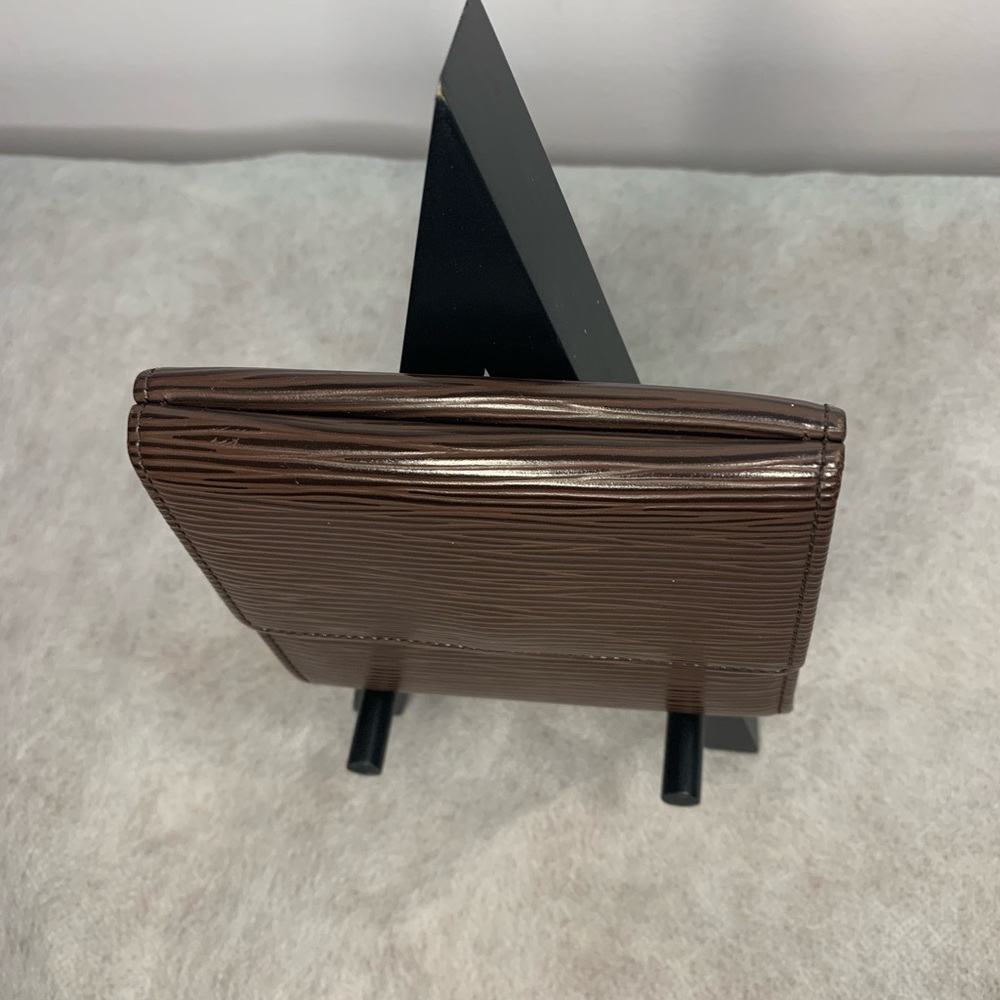 Authentic Louis Vuitton Epi Elise Wallet - Picture 5 of 9